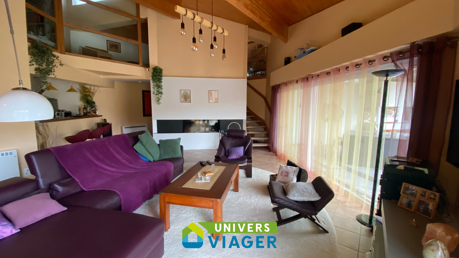 salon avec cheminée à biscarosse