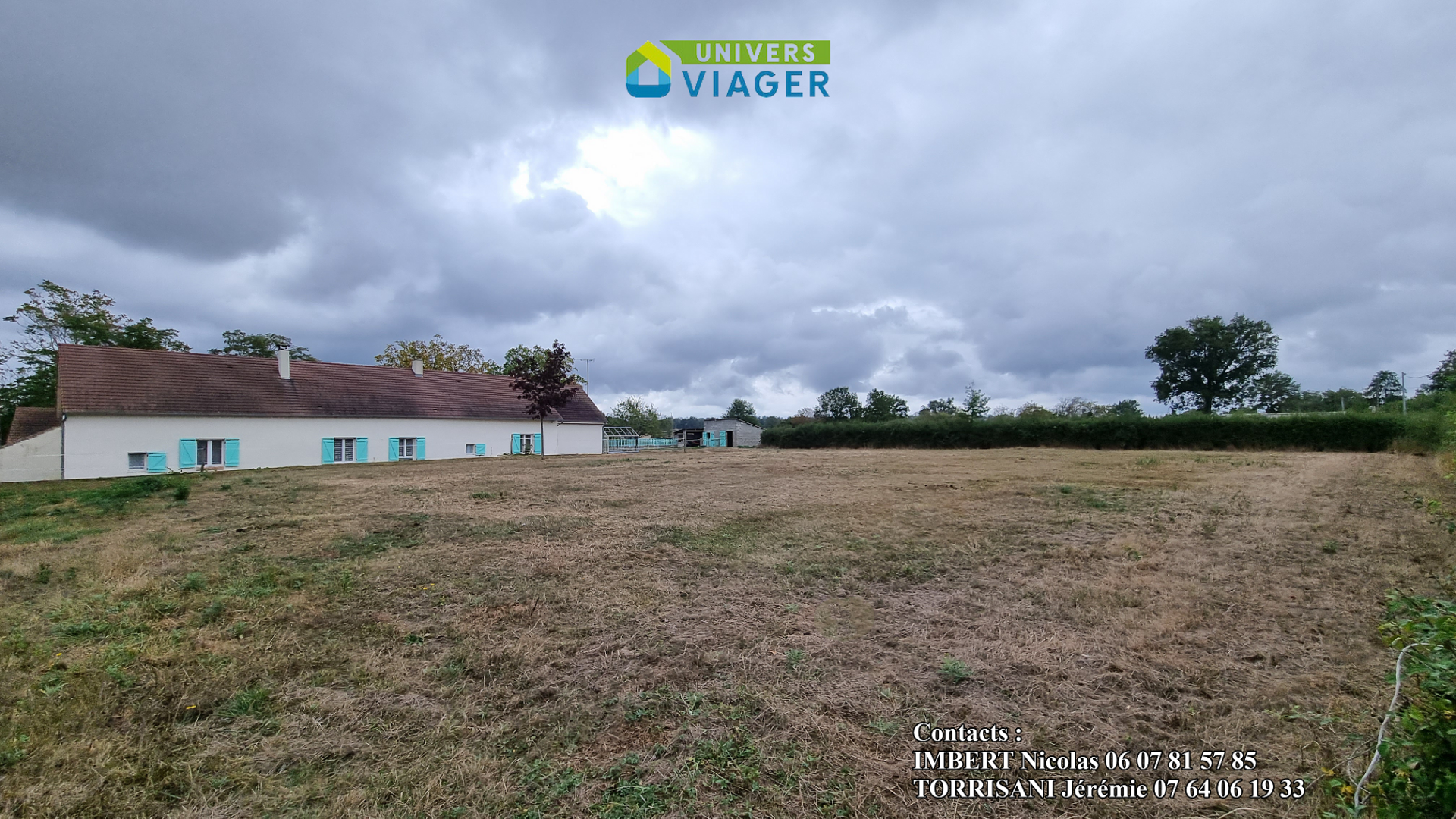 vue du grand terrain devant la Maison Viager occupé Ygrande 03160