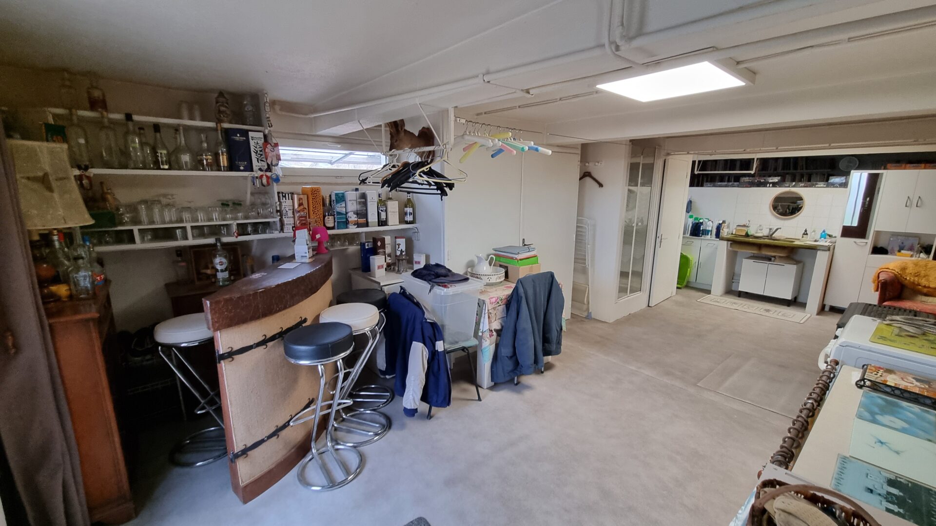 garage salon Douche W.C bureau rdc Maison viager occupé Vougy