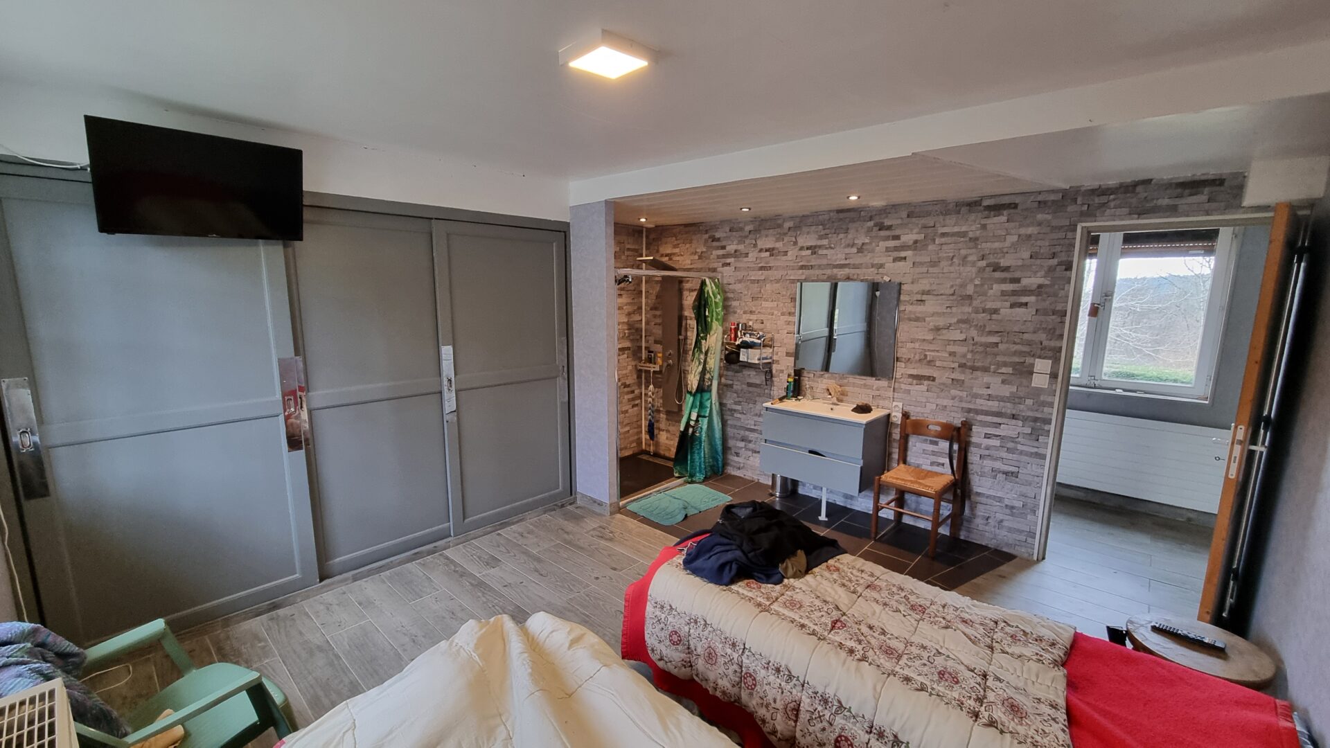 Chambre avec douche Maison viager occupé Saint Agathe