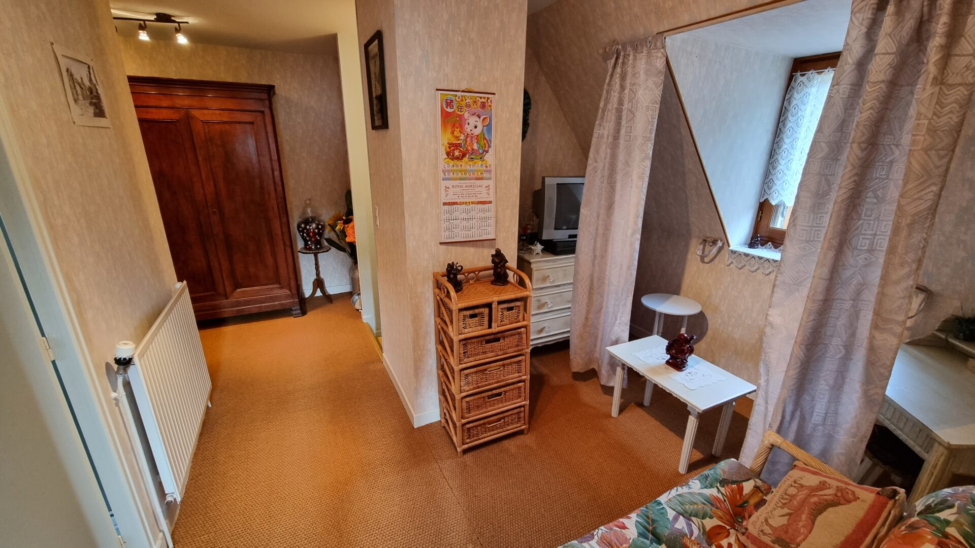 etage coin tv Maison viager occupé Cayrols 15290 Canta