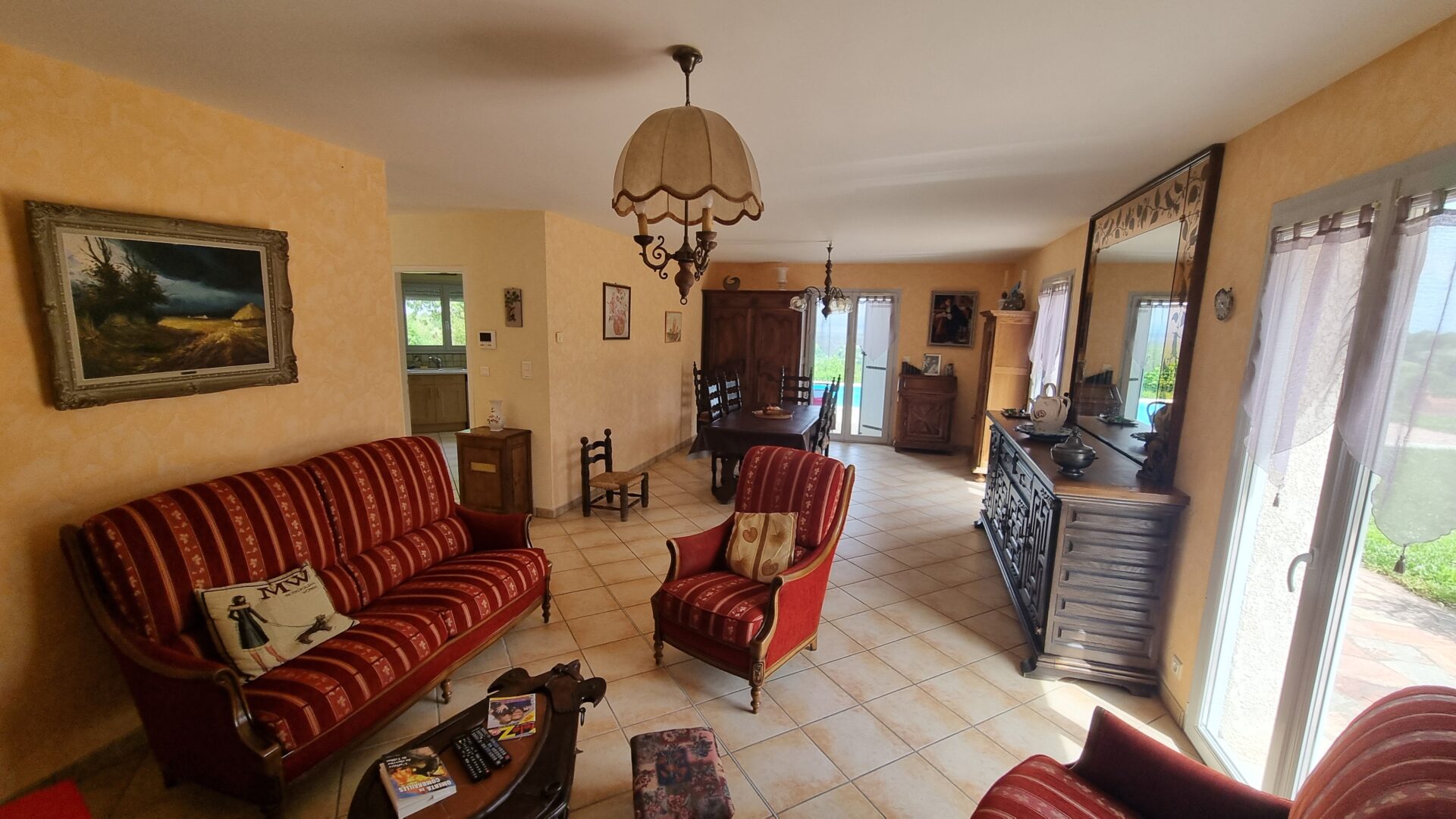 salon salle à manger maison viager occupé Chaptuzat