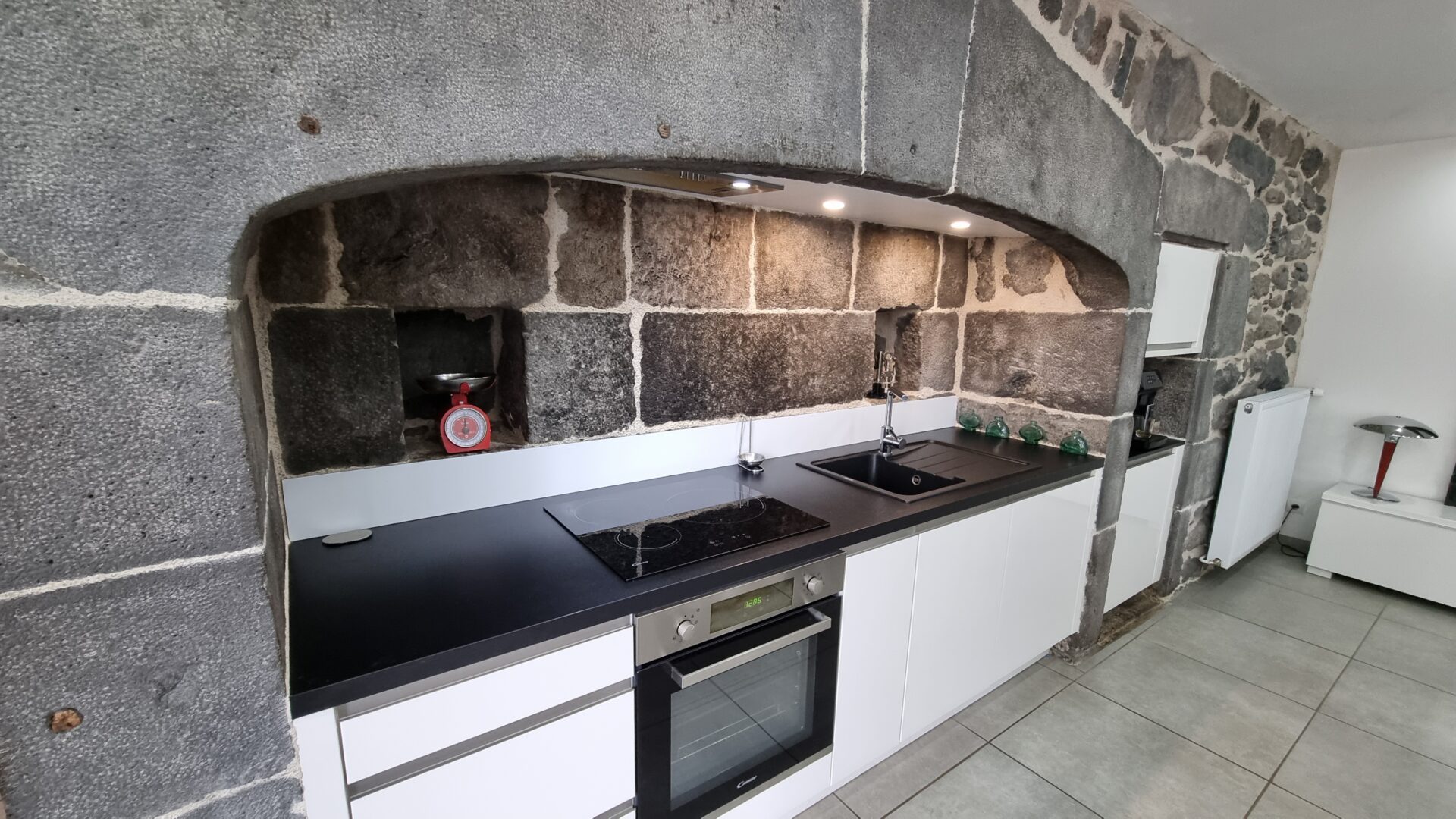cantoux cuisine Maison viager occupé neuveglise sur truyere 15260.