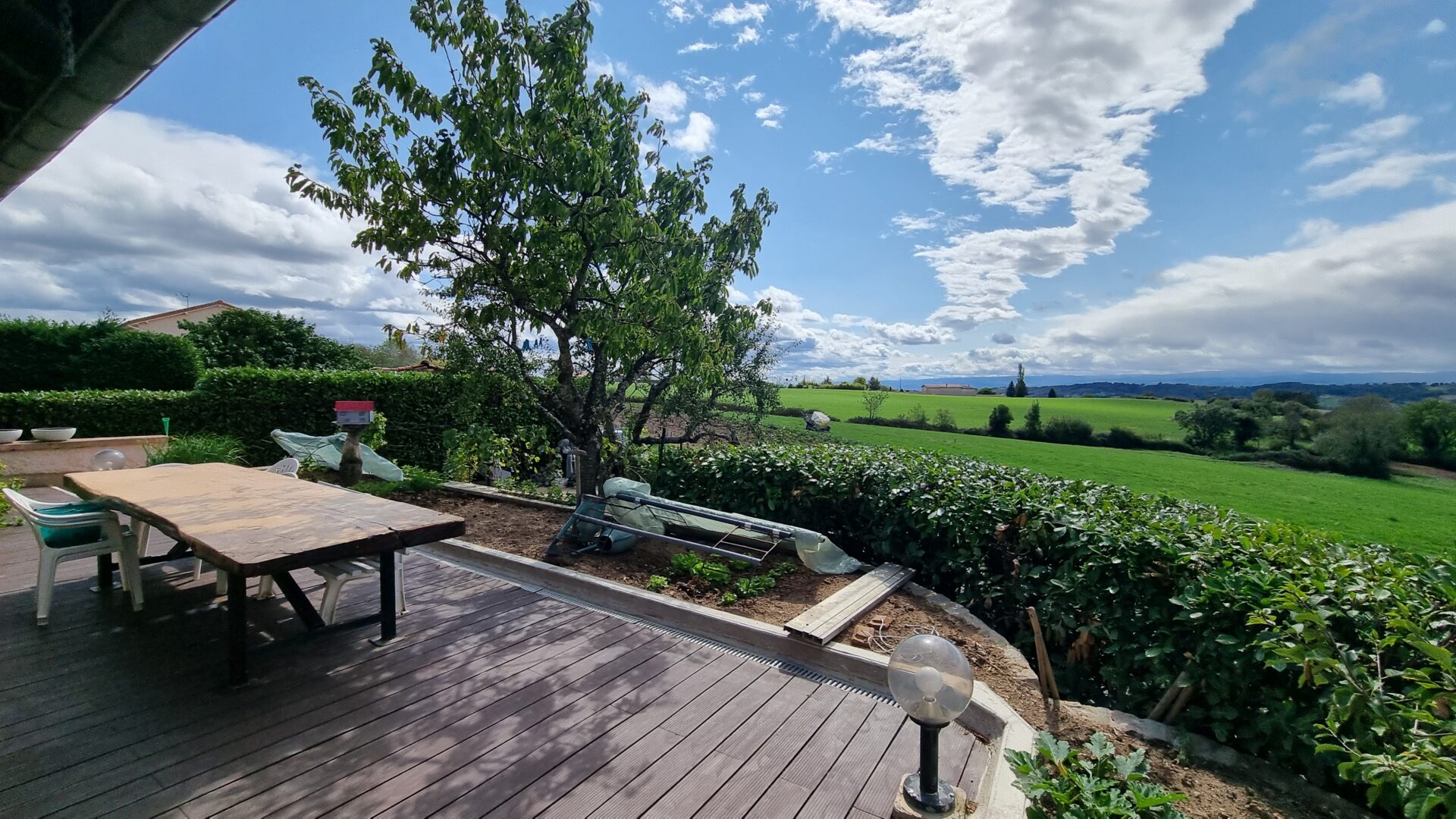 vue terrasse Maison viager occupé Cordelle 42123