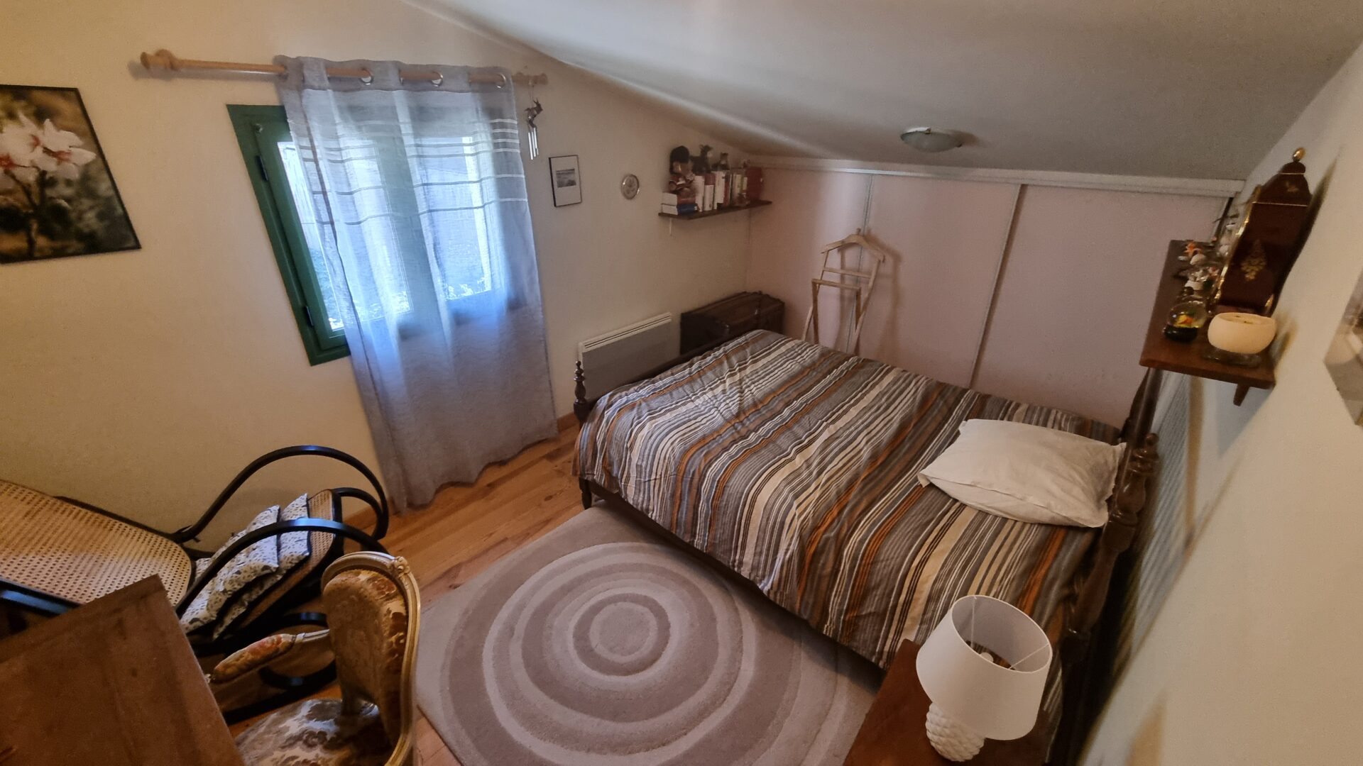 Chambre etage avec placards Viager occupé Mont Lozere et Goulet 48250