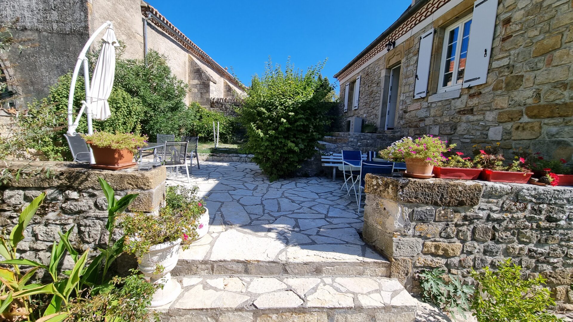 terrasse avant Maison viager occupé Prudhomat 46130