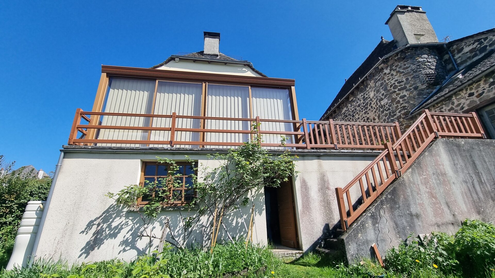 facade contre bas Maison Viager occupé Raulhac 15800