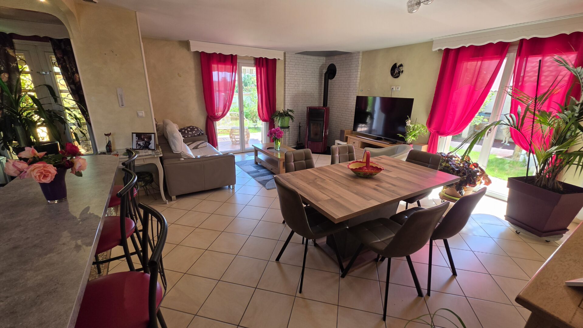 salon Maison viager occupe Menetrol 63200