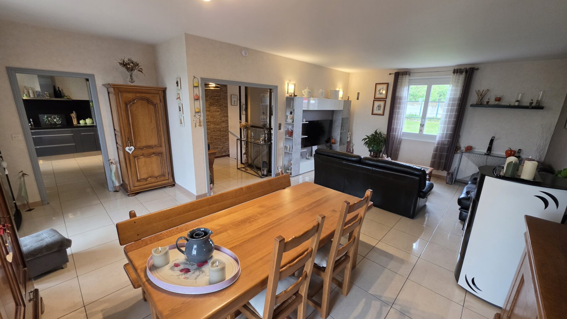 salon salle à manger Maison viager occupé Saint pourcaint