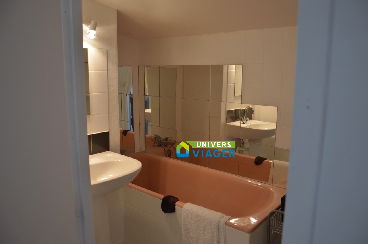 Immeuble en vente à terme libre à La Rochelle, rue des merciers Charente-Maritime