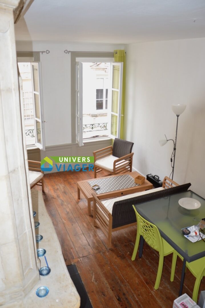 Immeuble en vente à terme libre à La Rochelle, rue des merciers Charente-Maritime