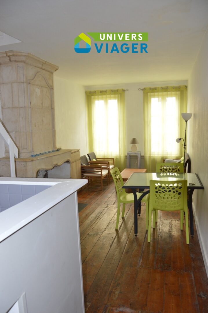 Immeuble en vente à terme libre à La Rochelle, rue des merciers Charente-Maritime