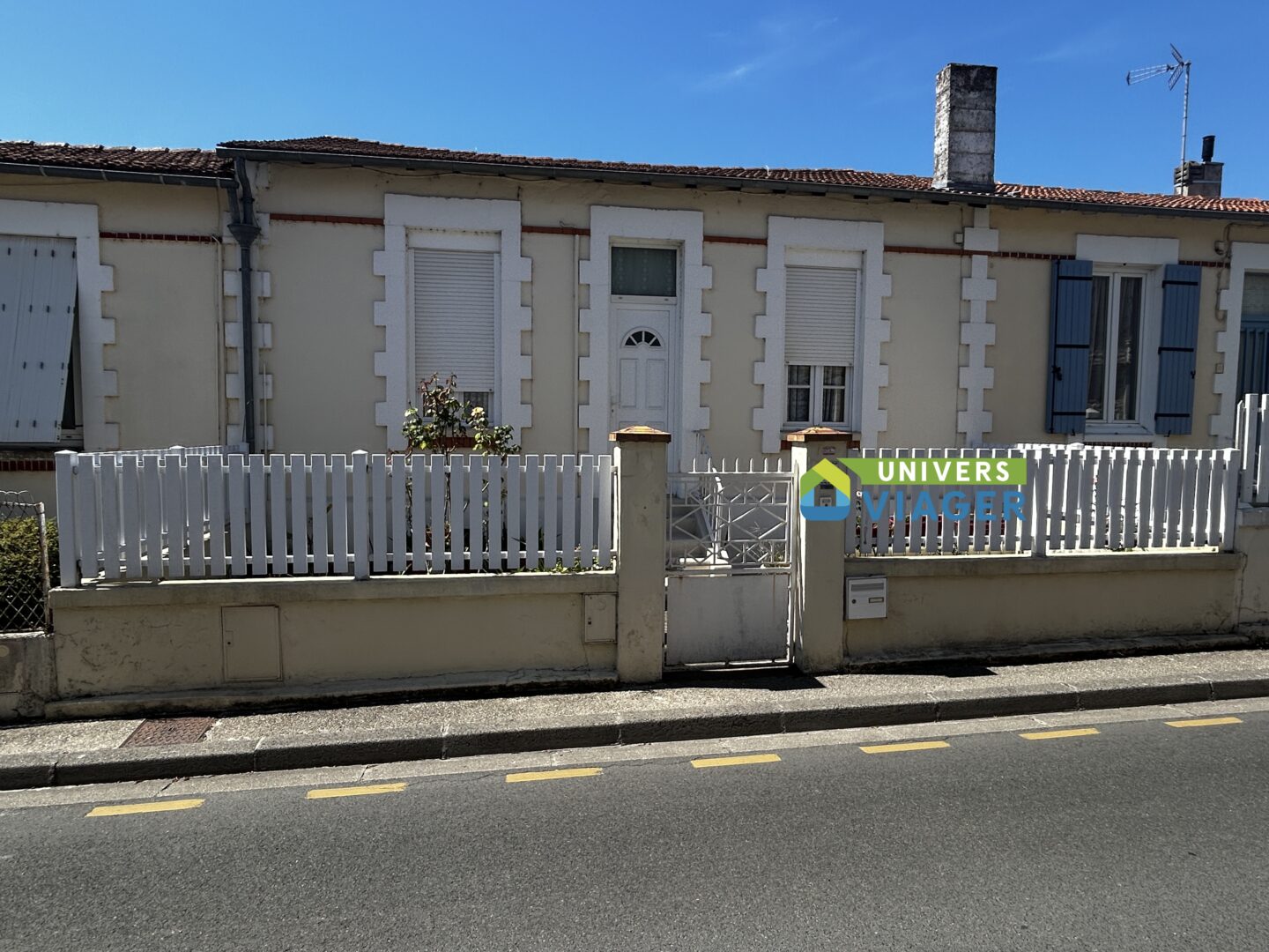 Saintes, viager occupé centre-ville, deux chambres, garage