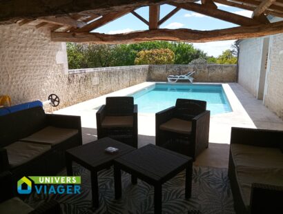 Charente-Maritime- maison charentaise - restaurée-piscine-garage-appartement-jardin