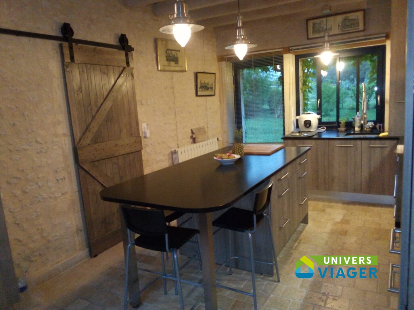 Charente-Maritime- maison charentaise - restaurée-piscine-garage-appartement-jardin
